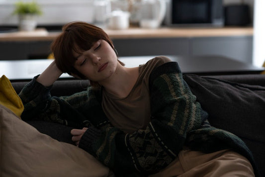 Why Evening Anxiety Can Feel Stronger Around 10pm - Evening Serenity